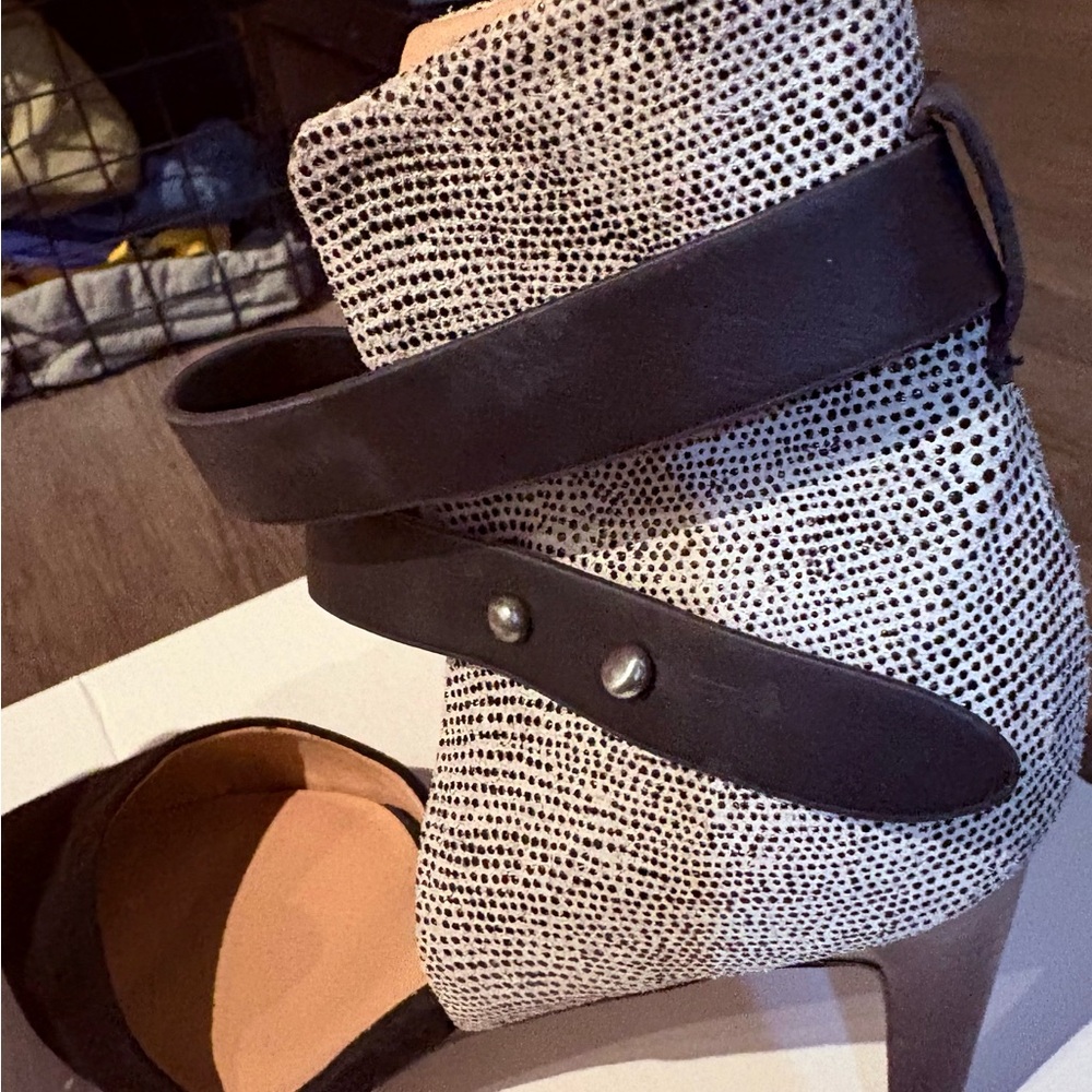 Joe's Black and Cream Strappy Heels - Picture 3 of 6
